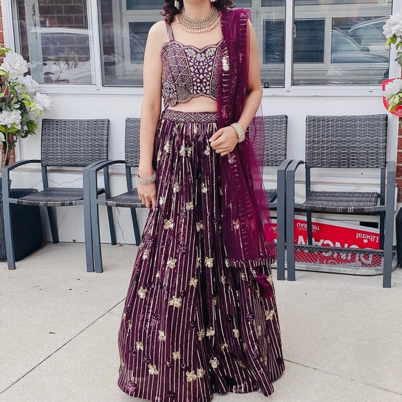 Indian heavy lehenga once wore - Picture 2 of 2